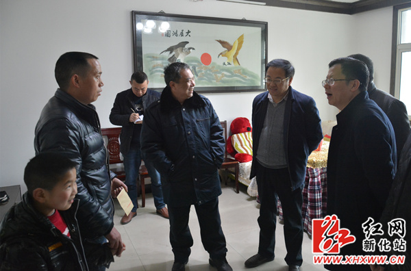 杨韶红曾令斌走访慰问困难职工